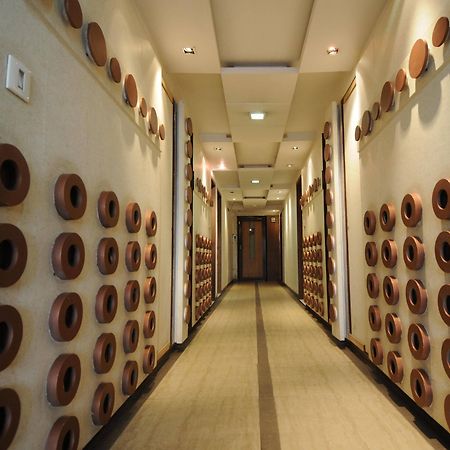 Neelkanth Paradise Hotell Ahmedabad Eksteriør bilde