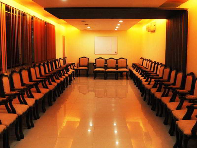 Neelkanth Paradise Hotell Ahmedabad Eksteriør bilde