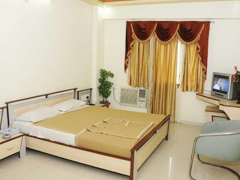 Neelkanth Paradise Hotell Ahmedabad Eksteriør bilde