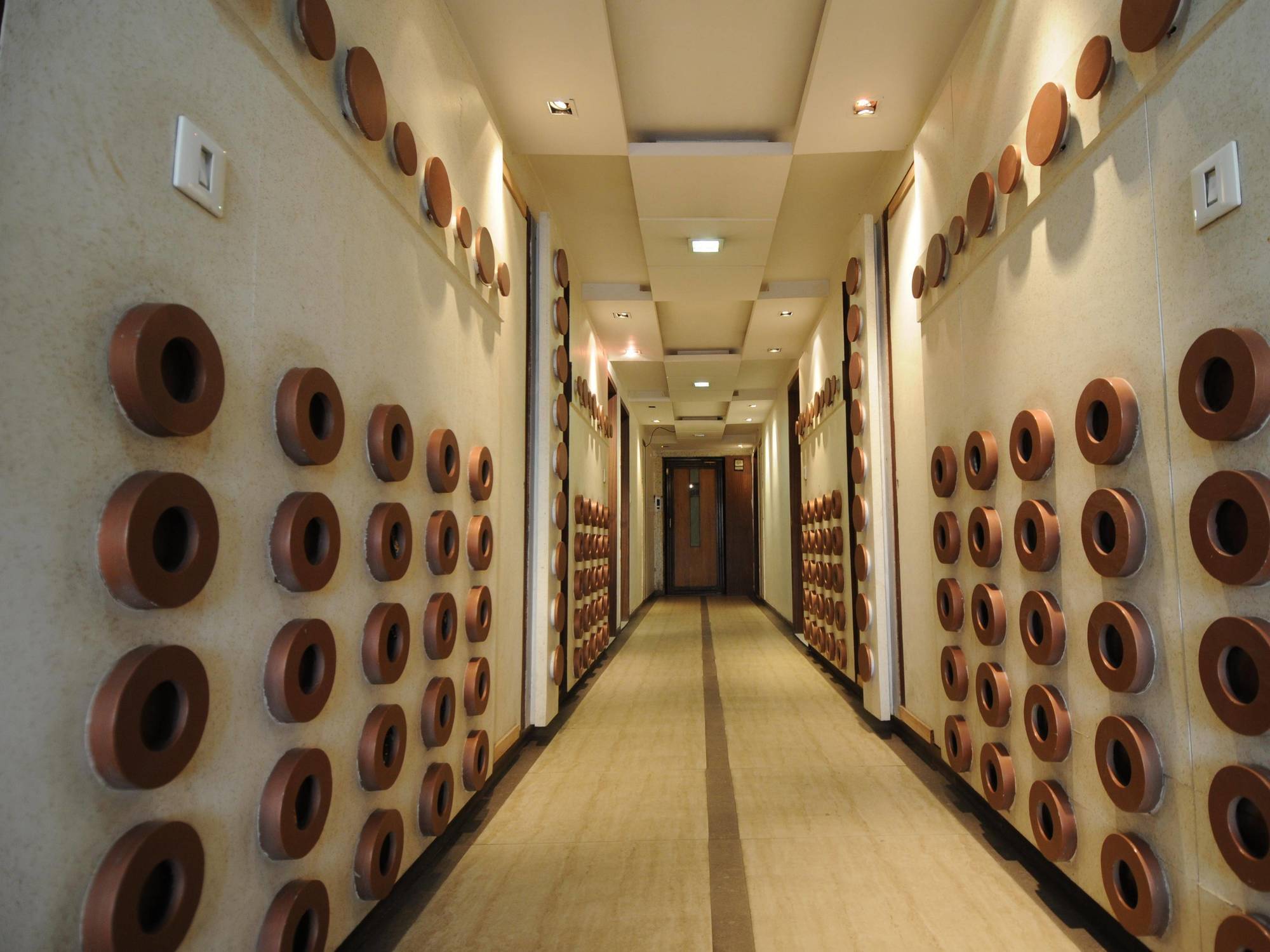 Neelkanth Paradise Hotell Ahmedabad Eksteriør bilde