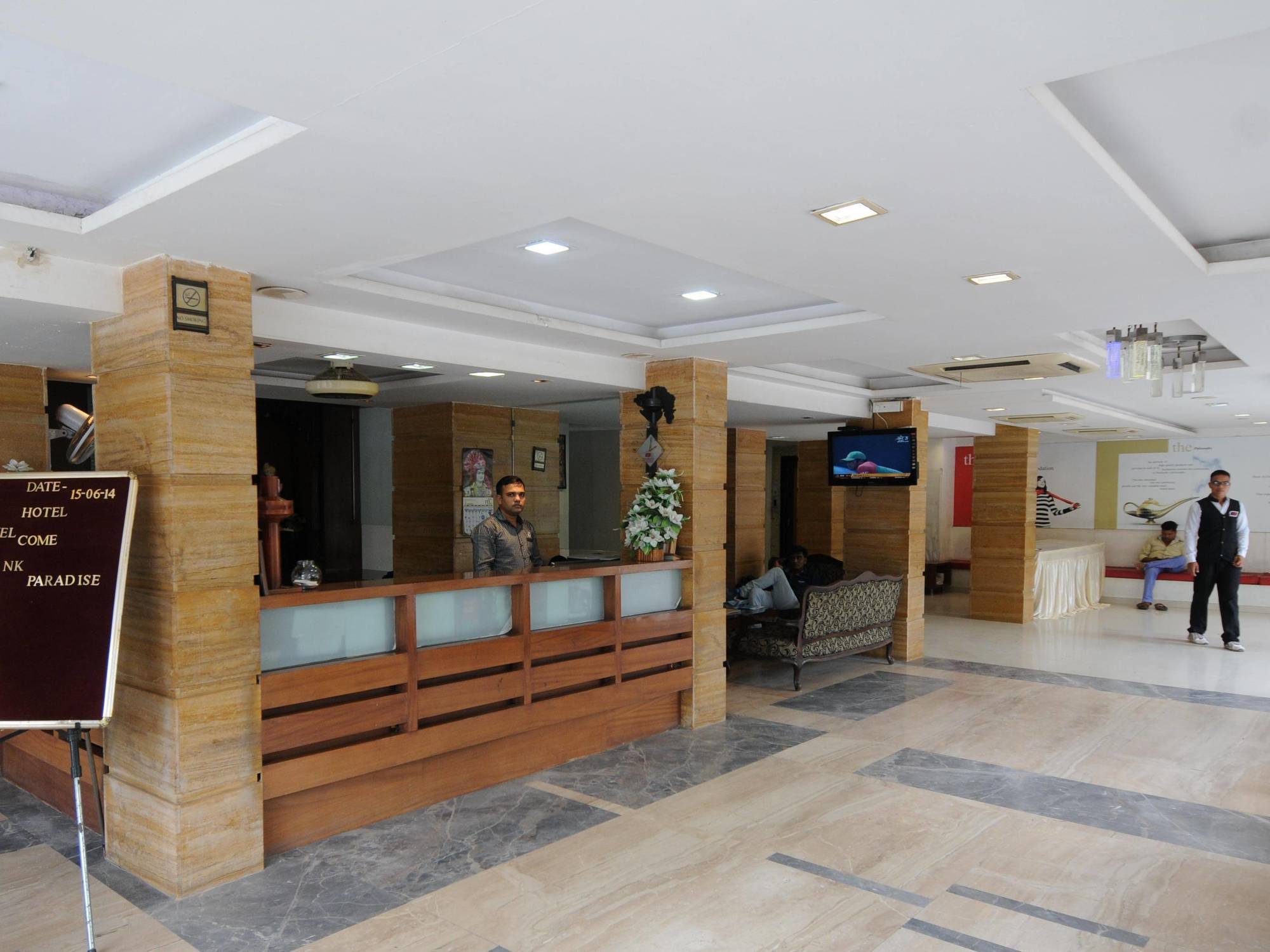 Neelkanth Paradise Hotell Ahmedabad Eksteriør bilde